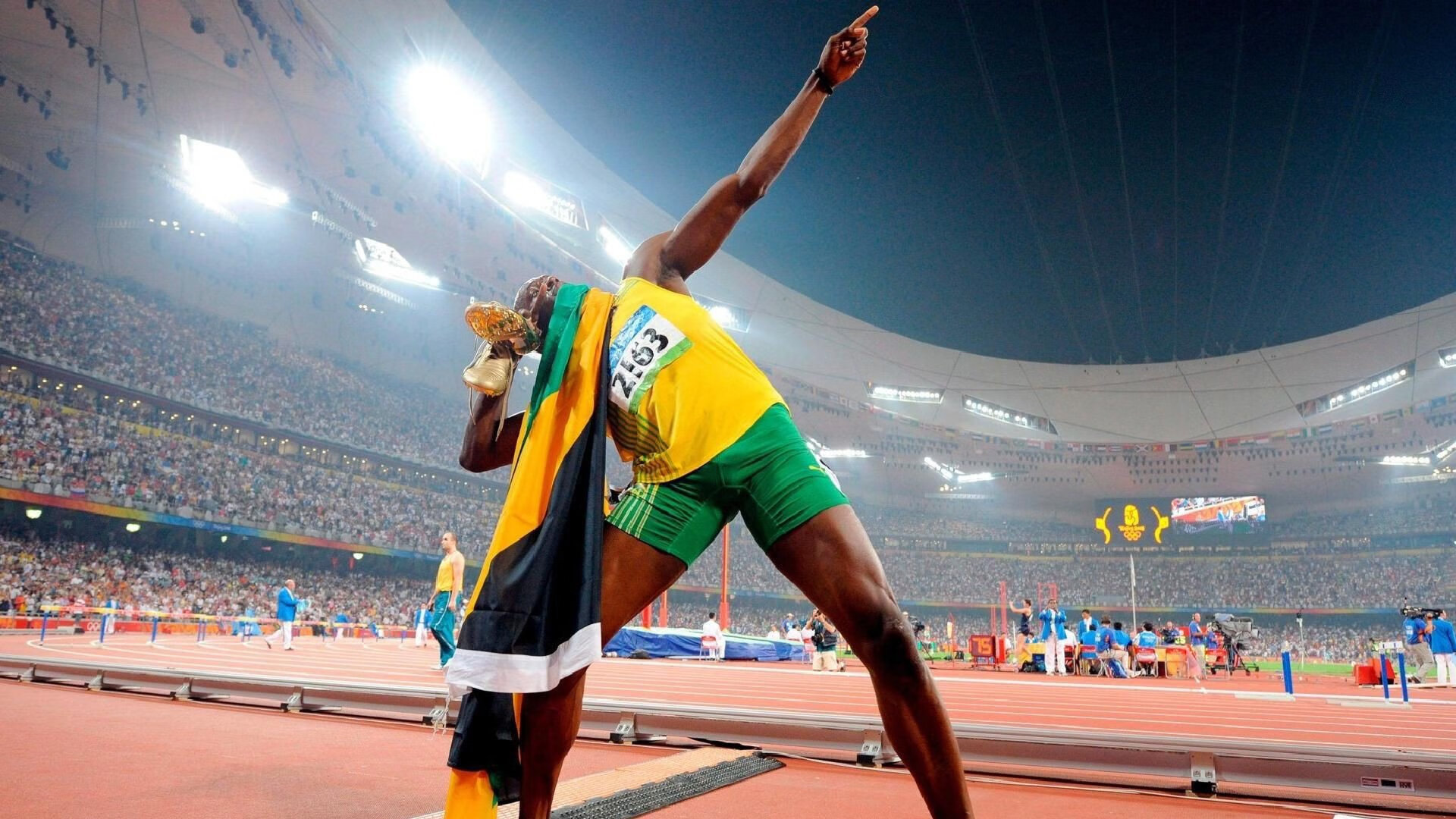 九游娱乐-决战时刻：季后赛激烈对抗的精彩瞬间，决赛战况